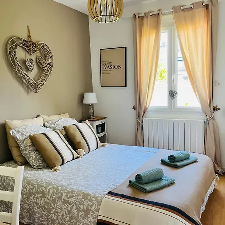 Le 4 Maison De Charme Proche De La Wifi 度假居 巴讷维尔-卡特里特